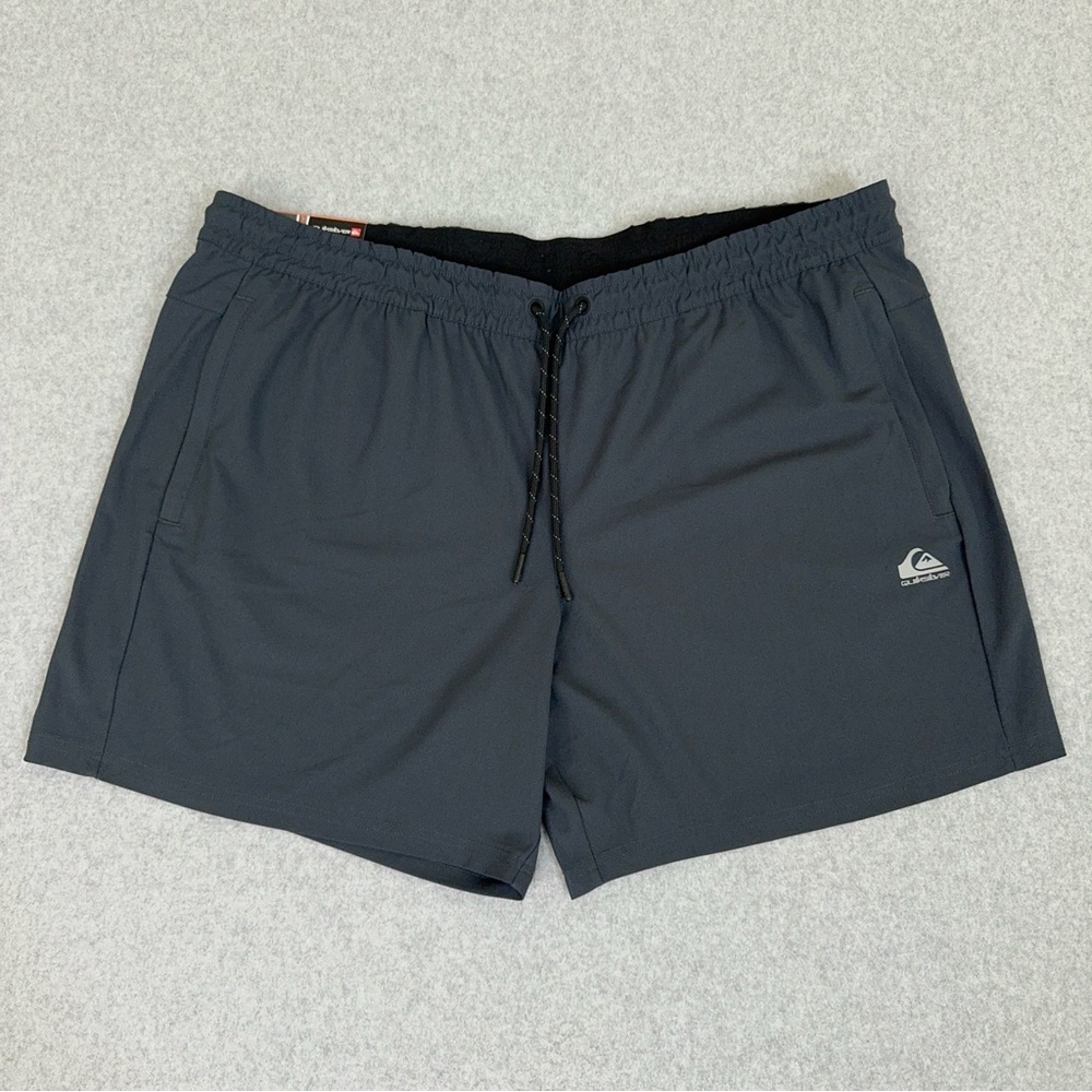 Quiksilver Mens Shorts XXL Gray Volley Performance Active Outdoor 7” Inseam NWT